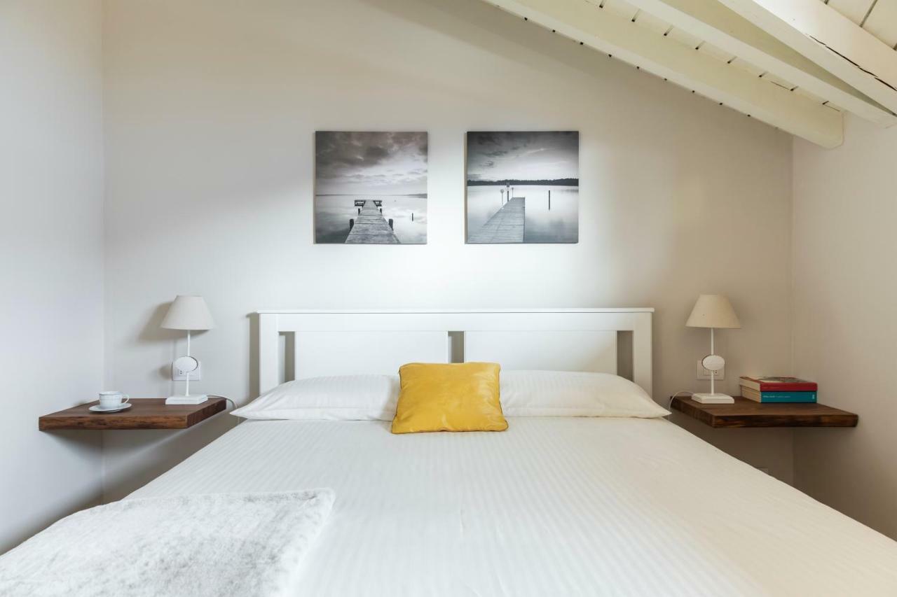 Apartament Mansarda I Cipressi Lenno Zewnętrze zdjęcie